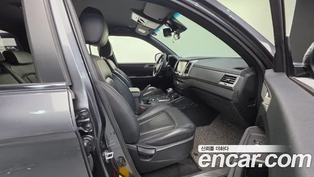 KG_Mobility_Ssangyong Rexton 2019 thumb 10