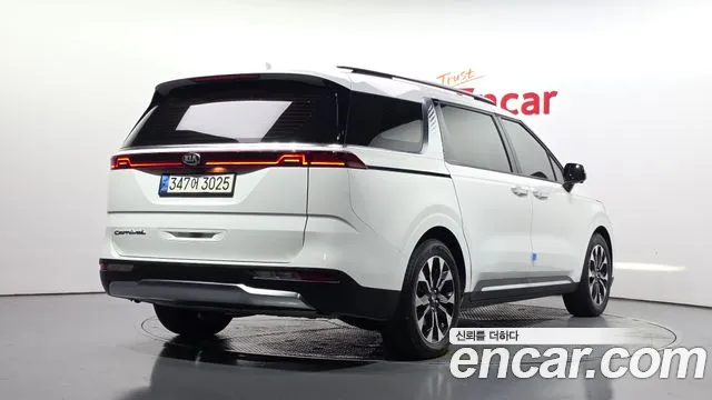 Kia Carnival 2021 thumb 2