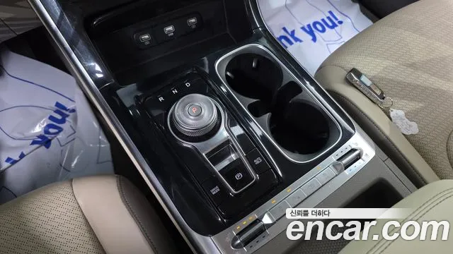Kia Carnival 2021 thumb 9