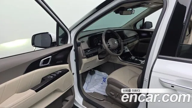 Kia Carnival 2021 thumb 10