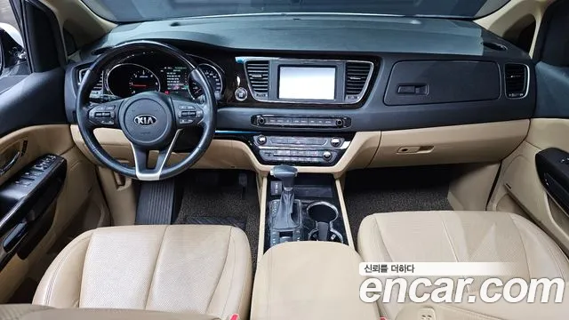Kia Carnival 2018 thumb 7