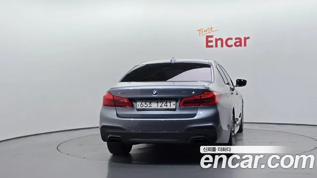 BMW 5-Series 2018 thumb 4