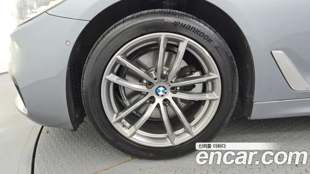 BMW 5-Series 2018 thumb 5