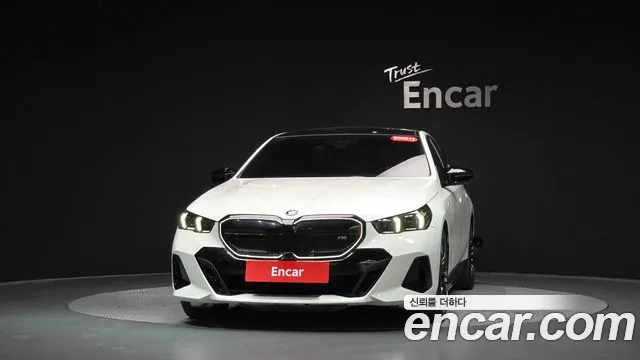 BMW i5 2023 thumb 2