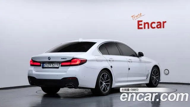 BMW 5-Series 2021 thumb 2