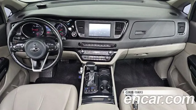 Kia Carnival 2017 thumb 7