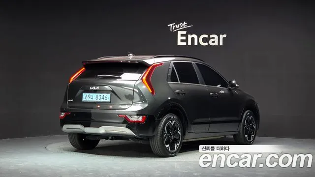 Kia Niro 2023 thumb 2