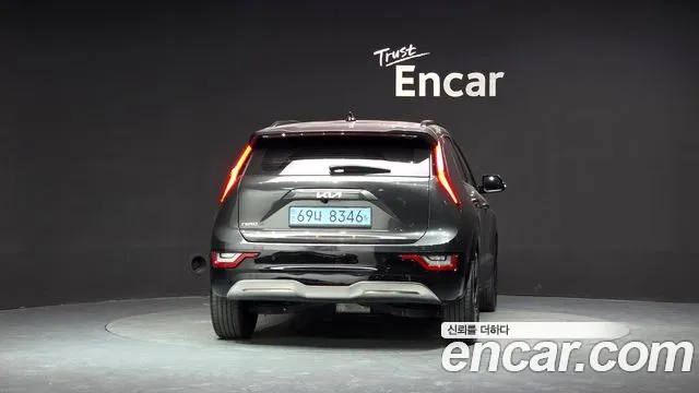 Kia Niro 2023 thumb 4