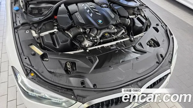 BMW 8-Series 2022 thumb 6