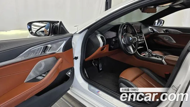 BMW 8-Series 2022 thumb 10