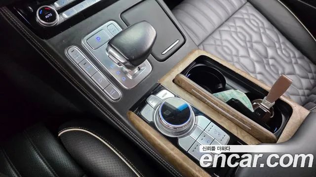 Genesis G90 2019 thumb 9