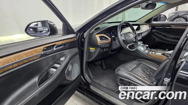 Genesis G90 2019 thumb 10