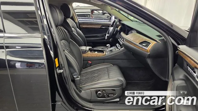 Genesis G90 2019 thumb 11