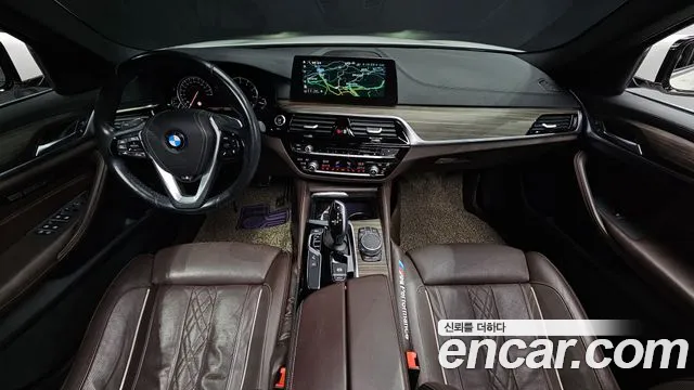 BMW 5-Series 2018 thumb 7