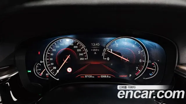 BMW 5-Series 2018 thumb 8
