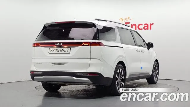 Kia Carnival 2022 thumb 2