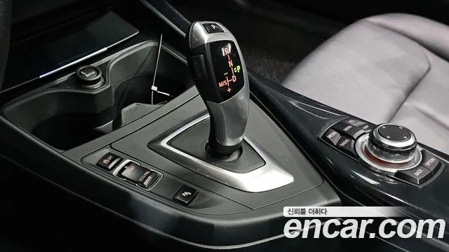 BMW 1-Series 2013 thumb 9