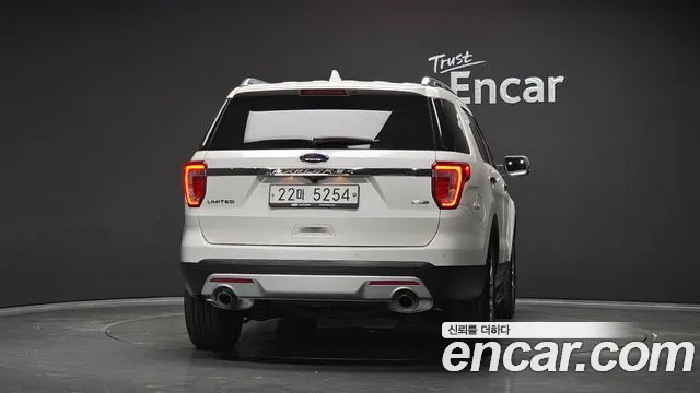 Ford Explorer 2017 thumb 4