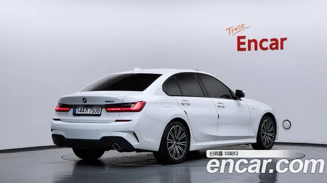 BMW 3-Series 2021 thumb 2