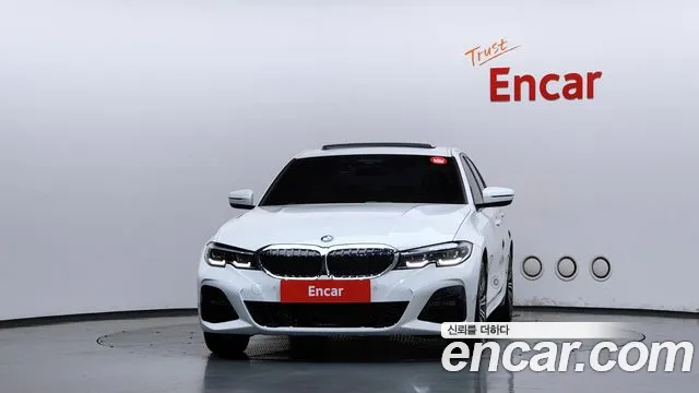 BMW 3-Series 2021 thumb 3
