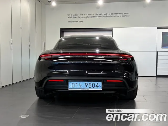 Porsche Taycan 2025 thumb 4