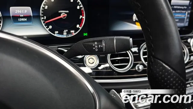 Mercedes-Benz E-Класс 2017 thumb 9