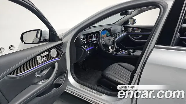Mercedes-Benz E-Класс 2017 thumb 10