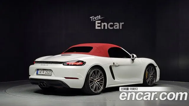 Porsche Cayman 2018 thumb 2