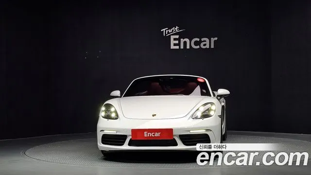 Porsche Cayman 2018 thumb 3