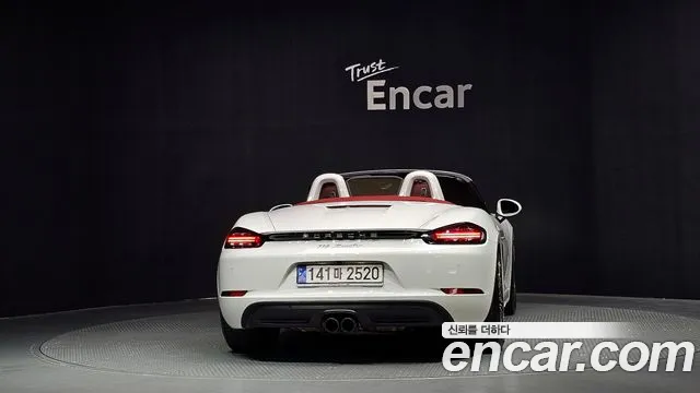 Porsche Cayman 2018 thumb 4