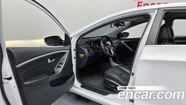Hyundai i30 2013 thumb 10