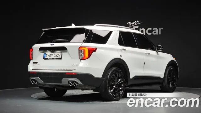 Ford Explorer 2021 thumb 2