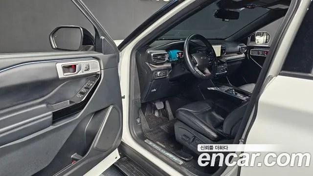 Ford Explorer 2021 thumb 10
