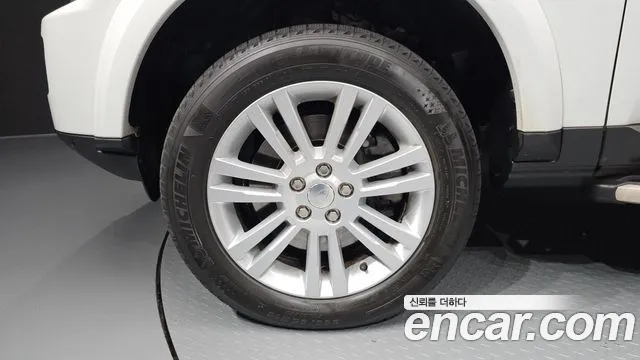 Land Rover Discovery 2014 thumb 4