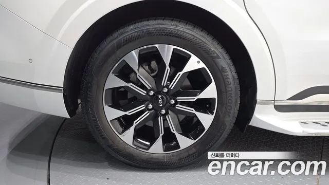 Kia Carnival 2021 thumb 5