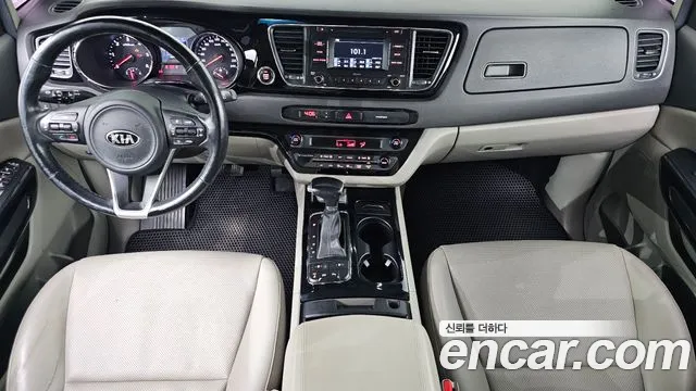 Kia Carnival 2016 thumb 7