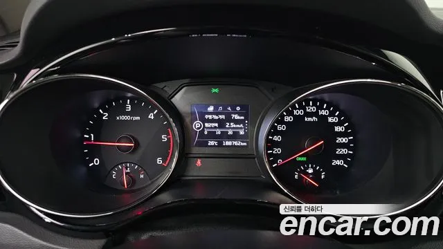 Kia Carnival 2016 thumb 8