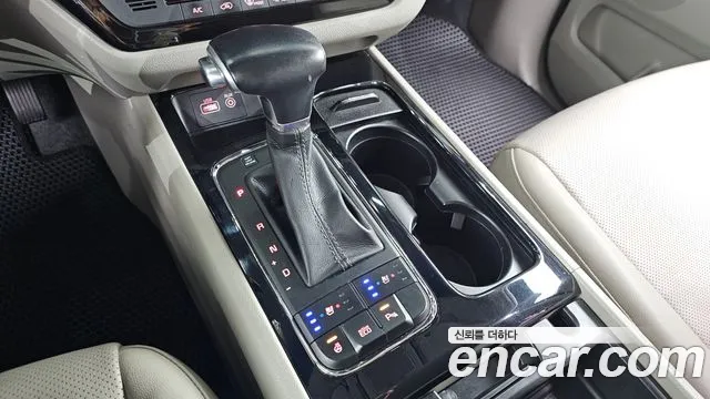 Kia Carnival 2016 thumb 9