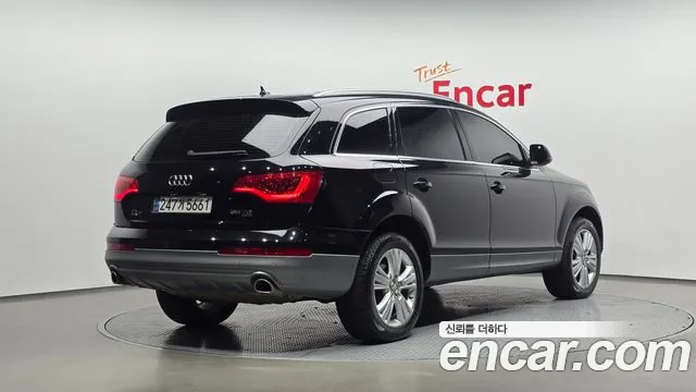 Audi Q7 2014 thumb 2