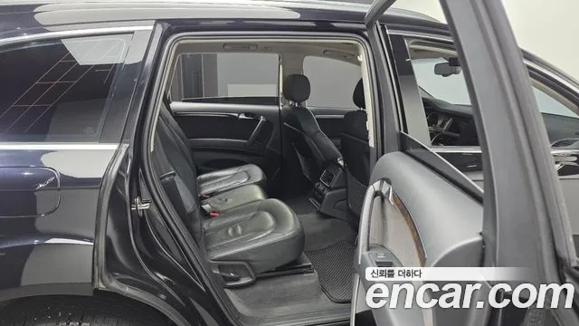 Audi Q7 2014 thumb 12