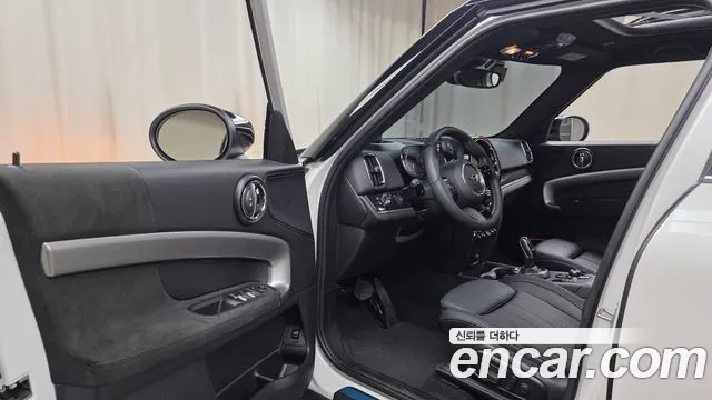MINI Countryman 2023 thumb 10