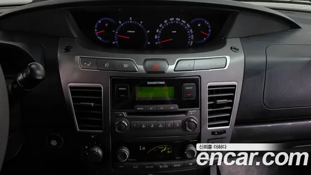 KG_Mobility_Ssangyong KORANDO 2014 thumb 12
