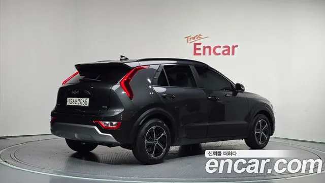 Kia Niro 2024 thumb 2