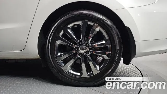 Kia Carnival 2017 thumb 5