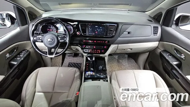 Kia Carnival 2017 thumb 7