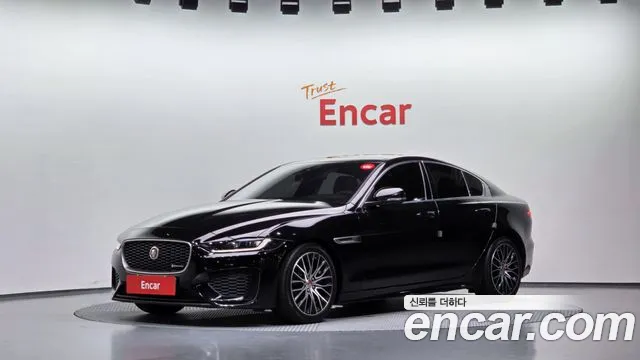 Jaguar XE 2020 thumb 12