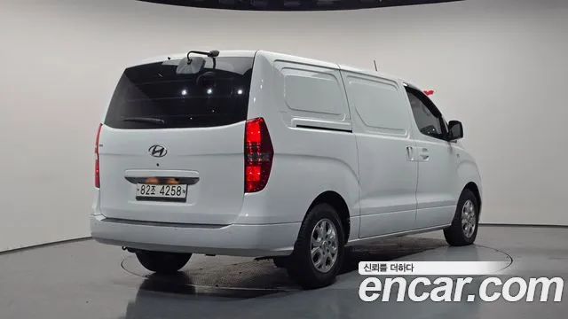 Hyundai Starex 2014 thumb 2