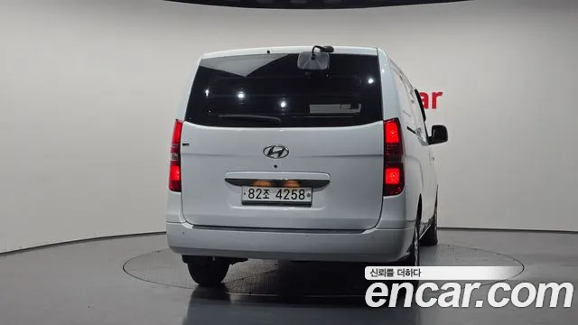 Hyundai Starex 2014 thumb 4