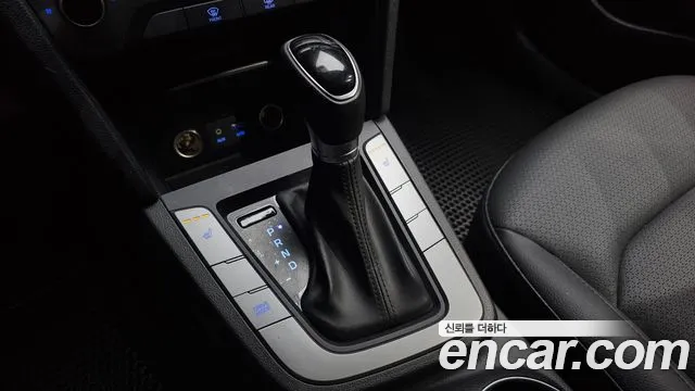 Hyundai Avante 2017 thumb 9