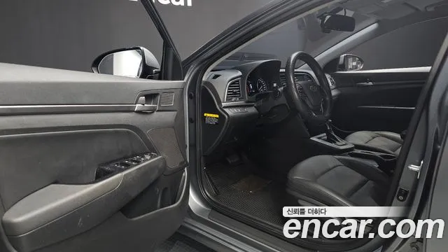 Hyundai Avante 2017 thumb 10